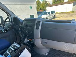 MERCEDES-BENZ Sprinter 516 / RTW / Trage Liege