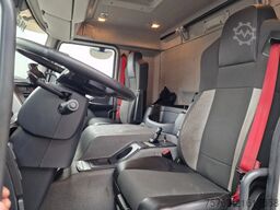 Renault D 320 4x2 - Box with sidedoors - Zepro loadlift...