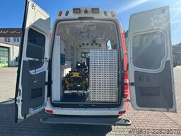 MERCEDES-BENZ Sprinter 316 / Trage Liege Rampe