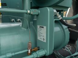 Used Industrial chiller YORK YK CF CG Q7 5CK F 2200 kW
