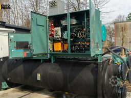 Used Industrial chiller YORK YK CF CG Q7 5CK F 2200 kW