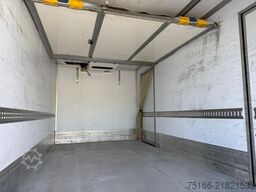 MERCEDES-BENZ ATEGO 818 L Kühlkoffer 5,2 m LBW 1 T*THERMO T+N