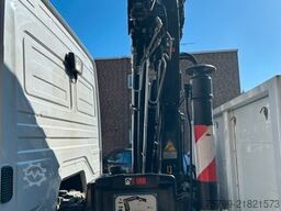 MERCEDES-BENZ 821 Atego Pritsche mit HIAB 066D Kran