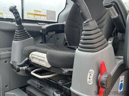 Hyundai HX85A
