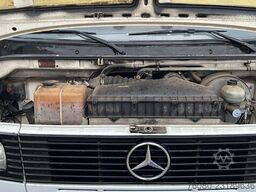 Mercedes-Benz Vario 814 (POMPE MANUELLE / MANUAL PUMP / LAMES...