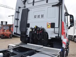 Iveco S-WAY AT460S