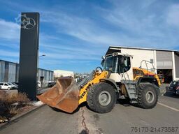 Liebherr L 556 / 5.574h / Waage / Zentralschmierung
