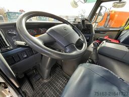 VOLVO FM 400 6x2 Pritsche Kran Palfinger PK 16500