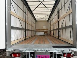 Fruehauf City Curtainsider steering axle