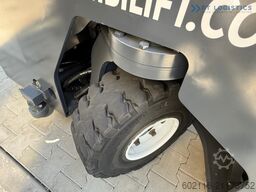 Combilift C5000E / TRIPLEX 8300MM WIDE POSITIONER