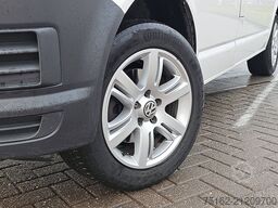 VOLKSWAGEN TRANSPORTER 2.0 TDI L1H1 Airco Trekhaak