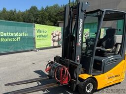 Jungheinrich Typ EFG 216k mit Ladegerät EFG 216k