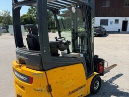 Jungheinrich Typ EFG 216k mit Ladegerät EFG 216k