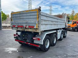 RENAULT C520 8x4 2 Seiten