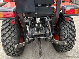 Kubota L1-382 (7325)