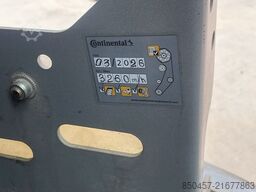 Still RX70-30T 4.7m/ camera/ 4v