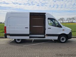 MERCEDES-BENZ SPRINTER 317 L2H2 RWD Mbux10