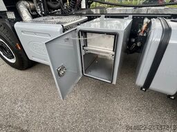 Ford F-Line trekker 3551T