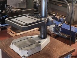 Mașină de găurit verticală pe bază Alzmetall AX 2-T/S