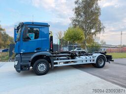 MERCEDES-BENZ ACTROS 1832 4x2 Abrollkipper AHK 35to