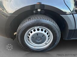 Mercedes-Benz Sprinter 215 CDI Kasten  Klima Distr. Sitzh. AHK ParkPaket