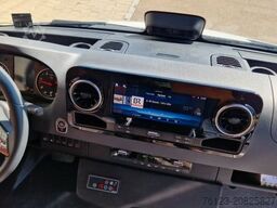 MERCEDES-BENZ 30 Sitzer Schul- Transferbus 519 Lagerfahrzeug