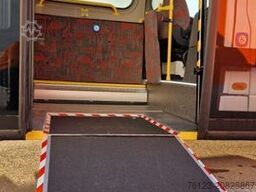 MERCEDES-BENZ 3 x Lagerfahrzeug Bürgerbus Niederflur 9 Sitze