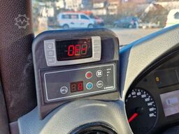 MERCEDES-BENZ 3 x Lagerfahrzeug Bürgerbus Niederflur 9 Sitze