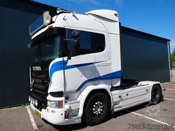 Scania R 450 tractor unit damaged front