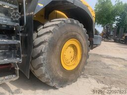 Komatsu WA500-8