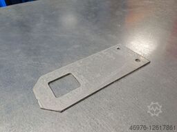 Halter f. Durchschubsicherung / Öffnungsmaß: 42 x 37 mm