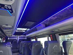 VOLKSWAGEN Crafter 21+3 Bus Automatik Klima Heizung