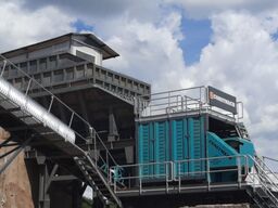 Constmach Vibrating Feeder Bunker