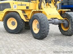 VOLVO L30G, 4+1 Schaufel, Palettengabel, Hydr. S.W.S.