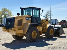CATERPILLAR 930M Radlader mit Schaufel 2.090 BTH