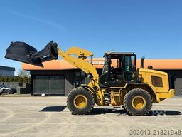 CATERPILLAR 930M Radlader mit Schaufel 2.090 BTH