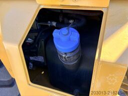 CATERPILLAR 930M Radlader mit Schaufel 2.090 BTH