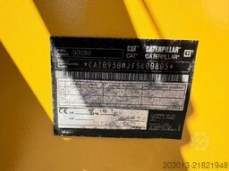 CATERPILLAR 930M Radlader mit Schaufel 2.090 BTH