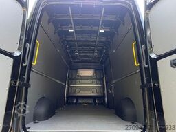 VW Crafter 35 L4H3 AHK RFK oh. Schäden