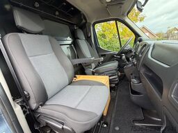 RENAULT Master 2,3 Dci Kasten L3H2 9.000 km Wie Neu!!