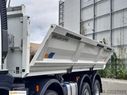 IVECO X-WAY 480 8X4/4 Meiller Bordmatik Intarder AHK