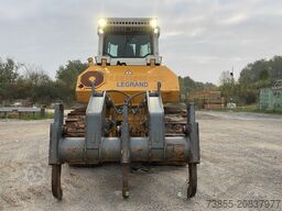 Liebherr Pr 746 L blade included