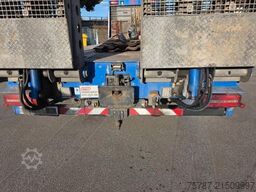 MAN 26.400 TGX mit Baustoffplateau, geteilte Rampen