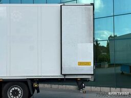 SCHMITZ CARGOBULL SCB*S3B THERMO KING SLXe 300 LIFT AXLE HOLLAND-T