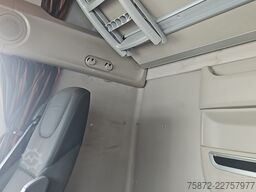 DAF XF SUPERSPACE CAB 530 6X2 26T TAULINER