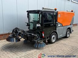Kärcher Kärcher MC250 3Besen 60Km/h Wasserrecycling Sys.