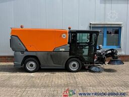 Kärcher Kärcher MC250 3Besen 60Km/h Wasserrecycling Sys.