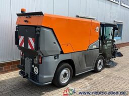 Kärcher Kärcher MC250 3Besen 60Km/h Wasserrecycling Sys.