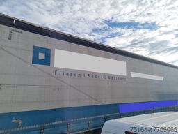 Schmitz Cargobull S01 mit Stapleraufnahme