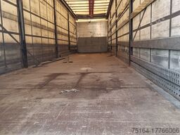 Schmitz Cargobull S01 mit Stapleraufnahme